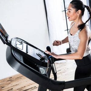 woman is running on treadmill horizon fitness 7.0